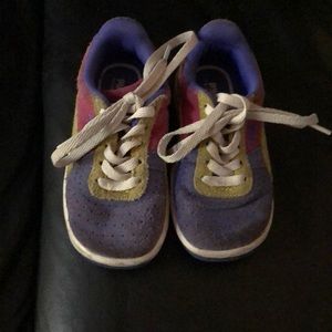 Little girl Pumas